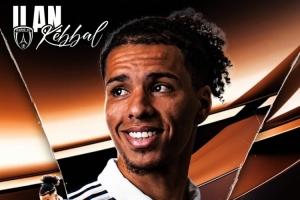 爱游戏官网-3场3球1助!巴黎FC攻击手柯巴尔当选法甲8月最佳球员